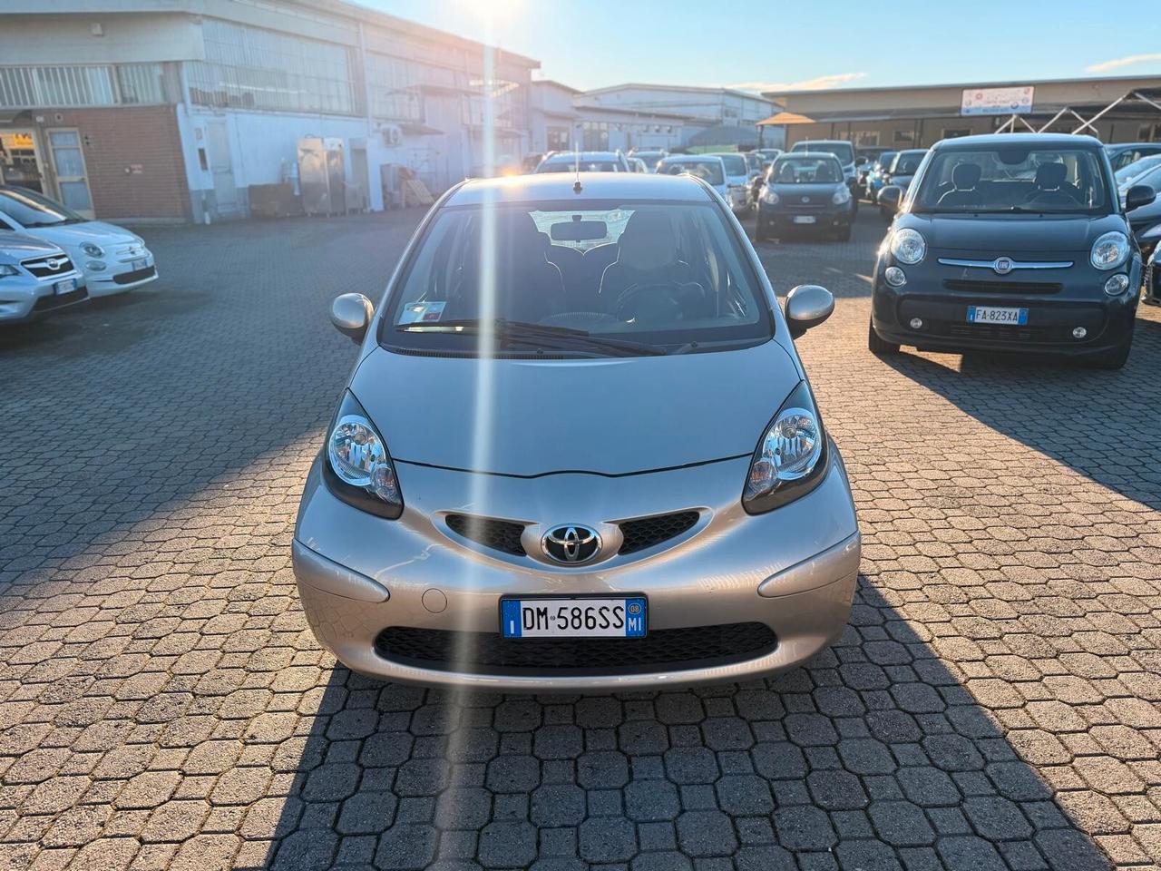 Toyota Aygo 1.0 12V VVT-i 5 porte Sol