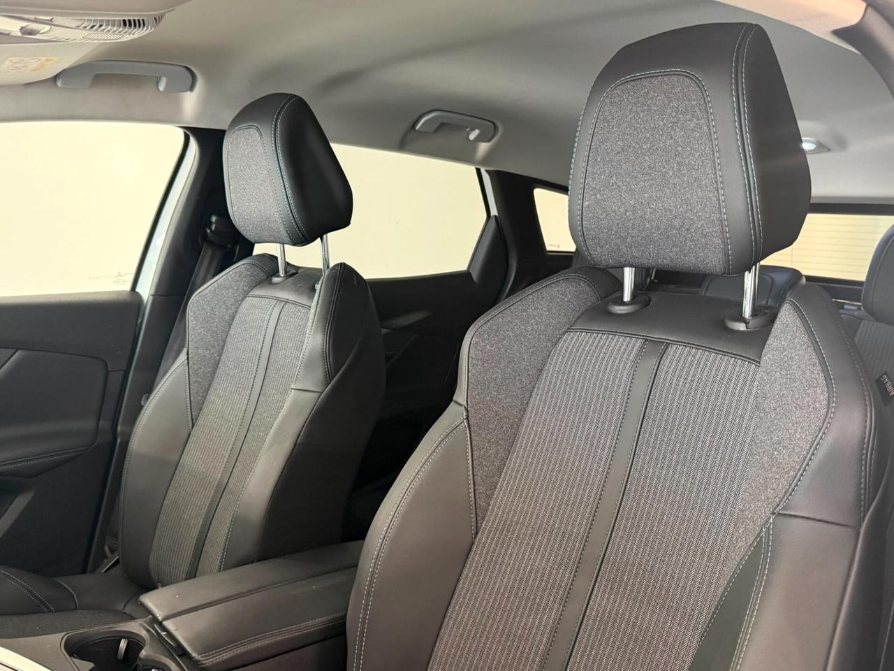 Peugeot 3008 1.5 diesel 130CV 2023 AUTOMATICA