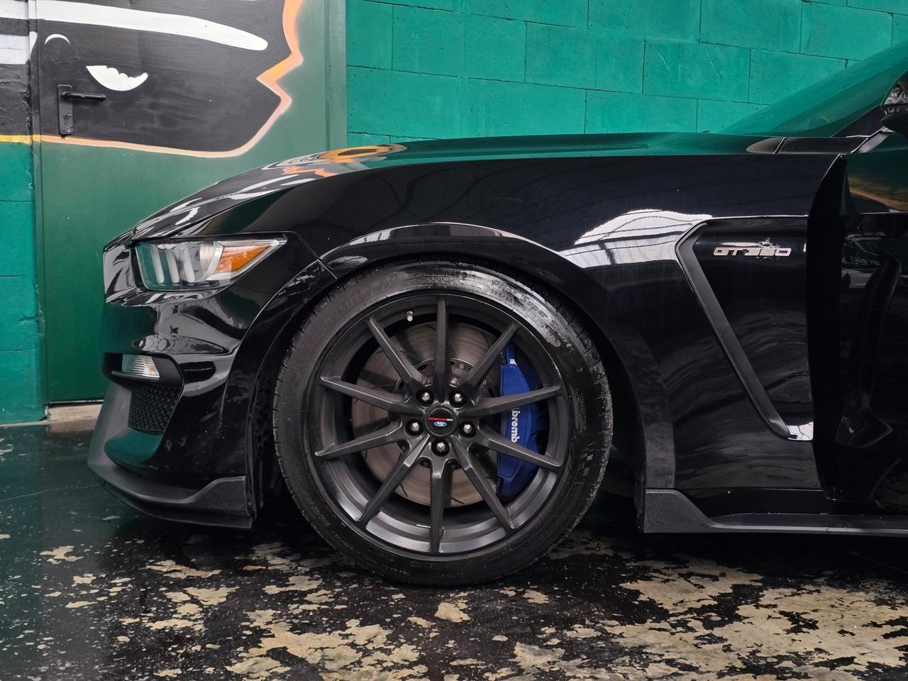 Ford Mustang Shelby GT350 5.2 V8