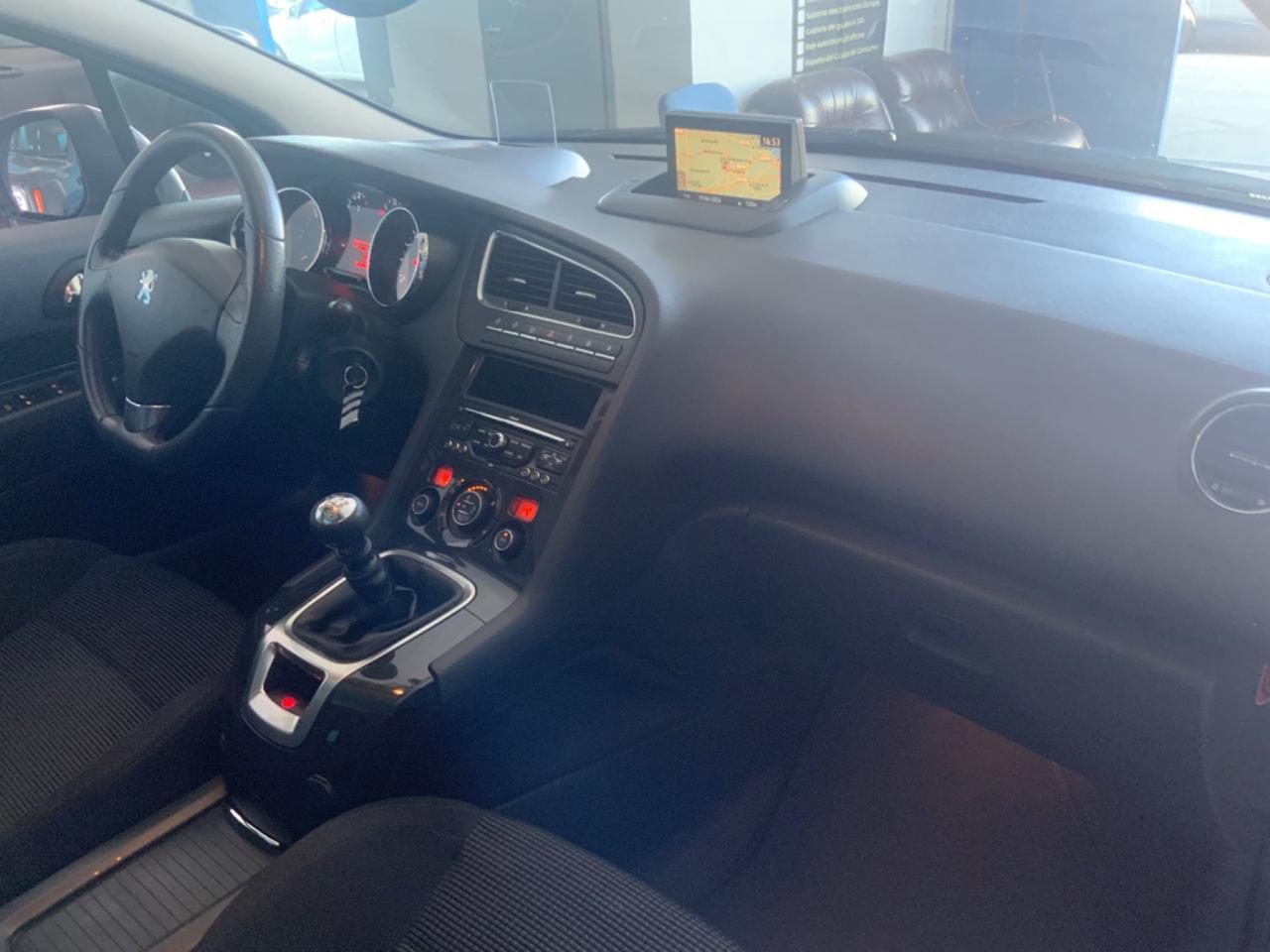 Peugeot 5008 2.0 HDi 150CV Féline