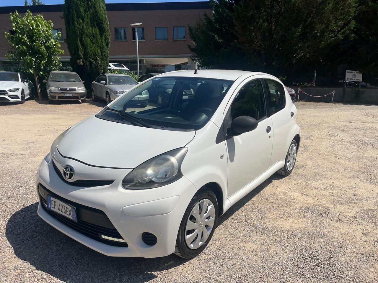 Toyota Aygo 1.0 12V VVT-i 5 porte Lounge Connect