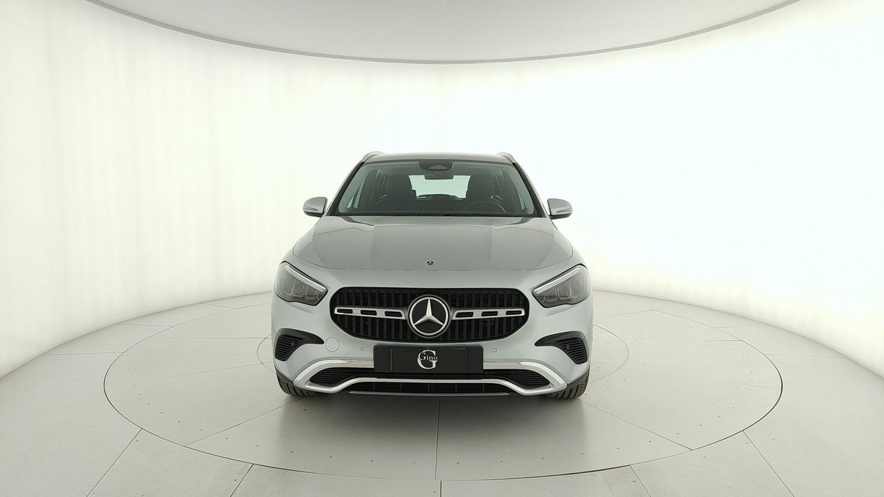 Mercedes-Benz GLA 180 d Progressive Advanced auto
