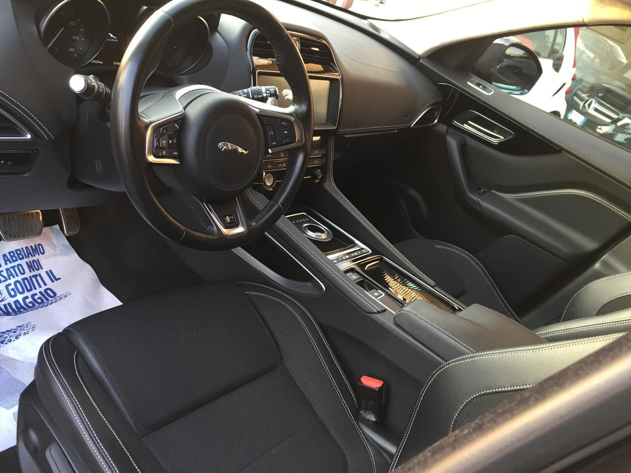 Jaguar F-Pace 2.0 D 180 CV AWD R-Sport