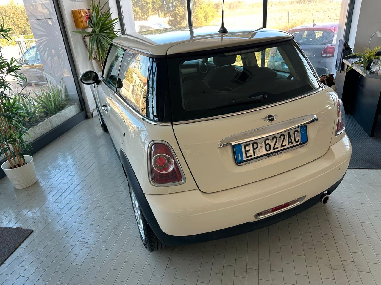 Mini 1.6 16V One (55kW)