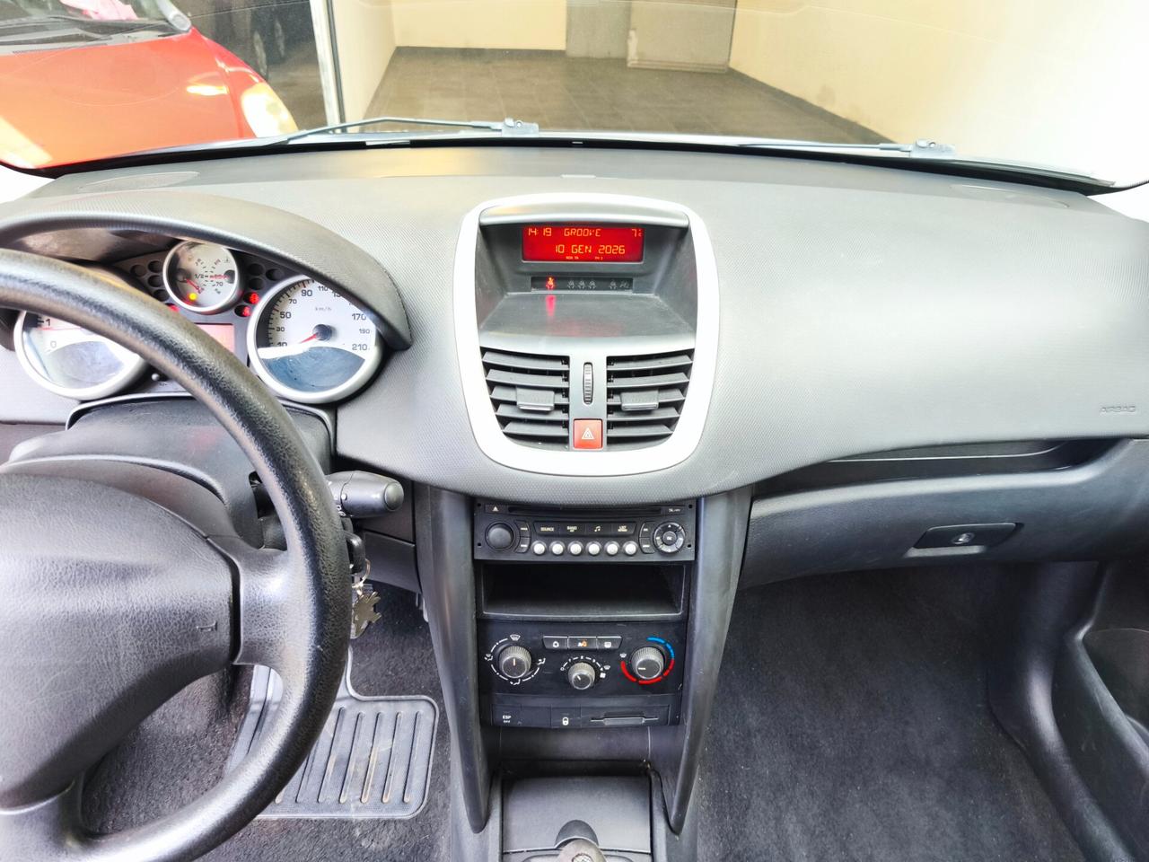 Peugeot 207 1.4 75 CV GPL