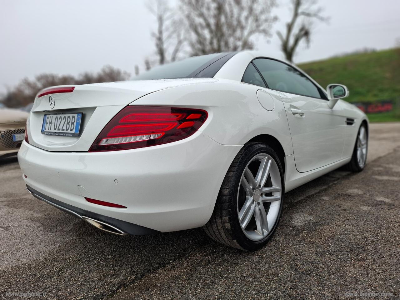 MERCEDES-BENZ SLC 250 d AMG line