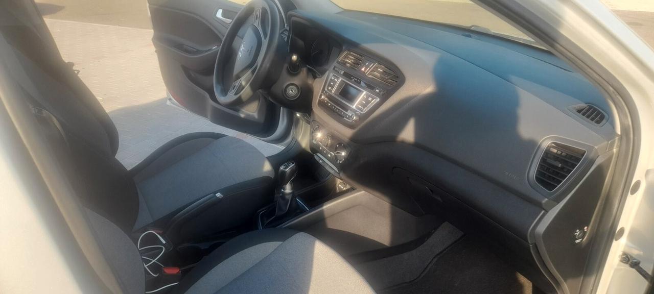 Hyundai i20 1.1 CRDi 12V 5 porte Comfort