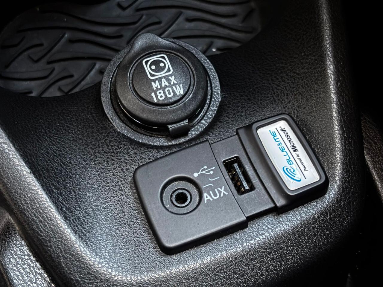 Lancia Ypsilon 1.2 69 CV 5 porte GPL Momo design