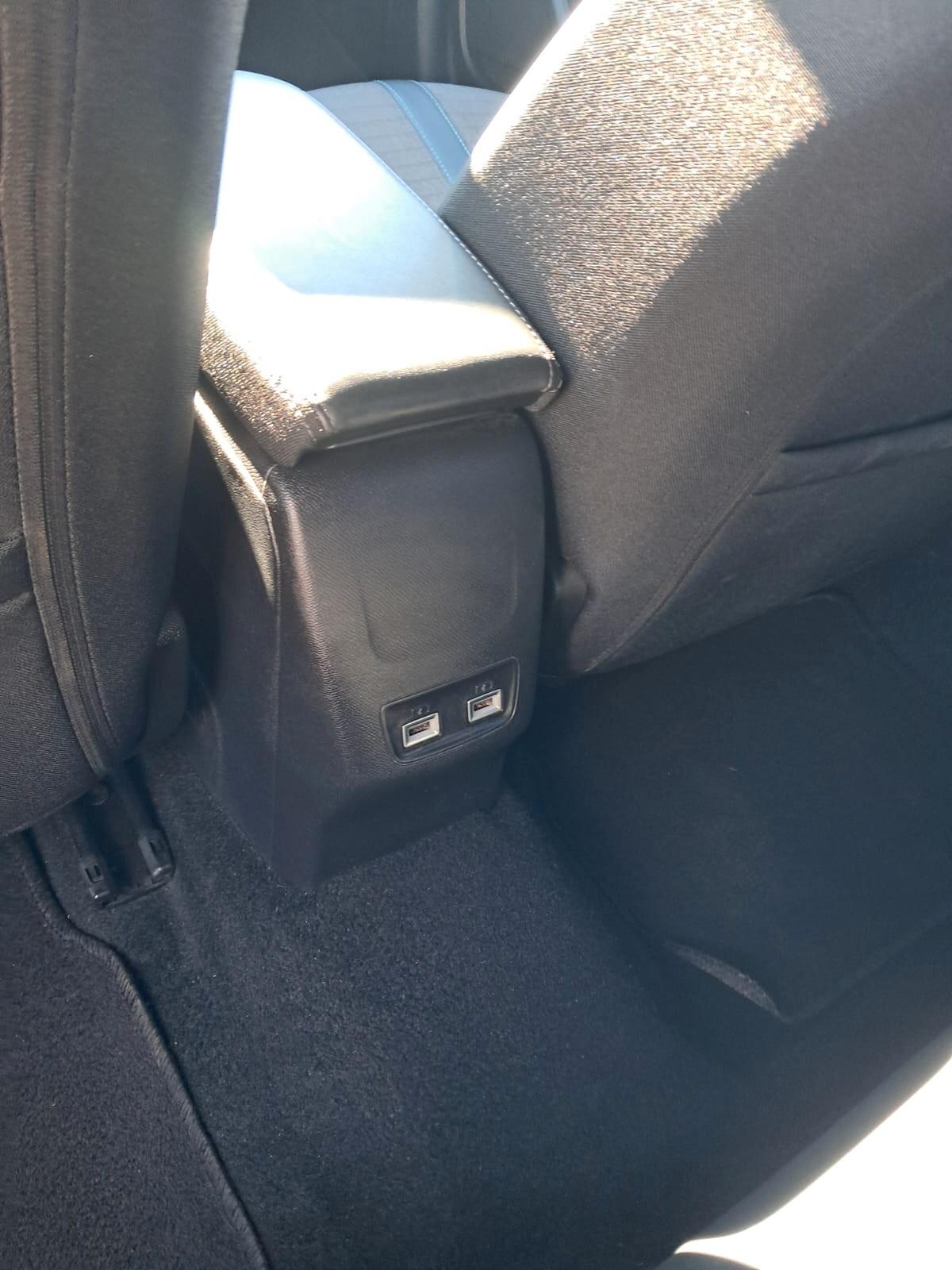 Peugeot 2008 BlueHDi 130 S&S EAT8 GT