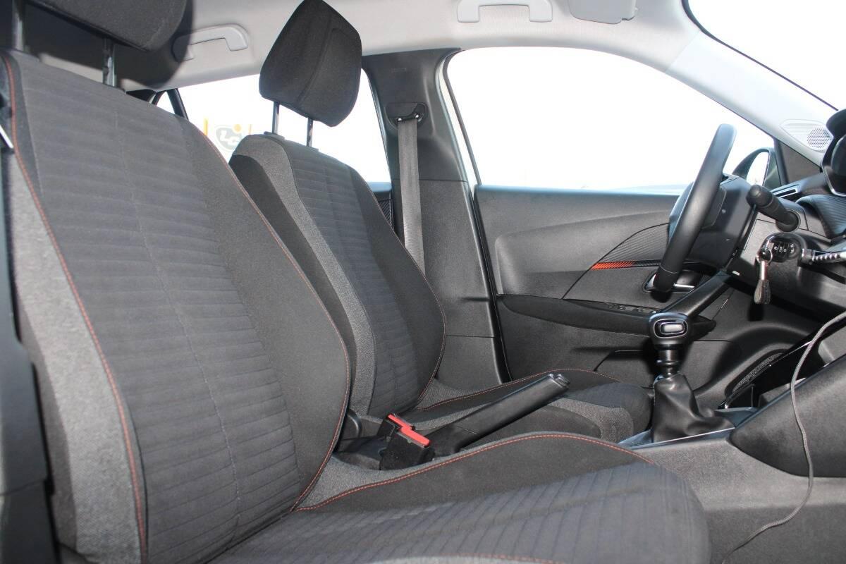 Peugeot 2008 1.2 puretech Active Pack s&s 130cv con CarPlay