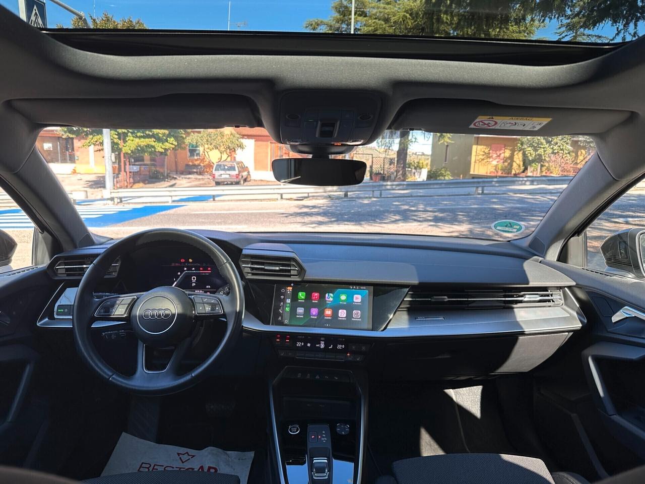 Audi A3 SPORTBACK 35 TDI S tronic + FARI MATRIX + PANORAMA + LED AMBIENT + R18 + BLACK PACK