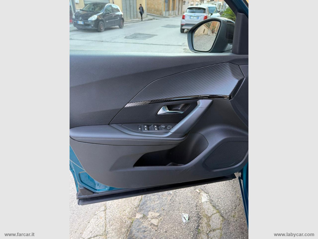 PEUGEOT 2008 PureTech 100 S&S Allure