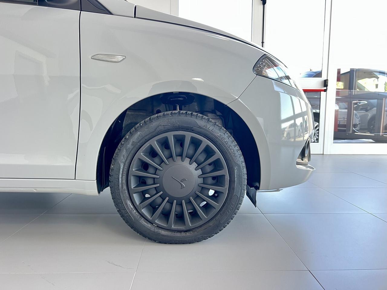 LANCIA YPSILON 1.0 FIREFLY HYBRID SILVER - 2021