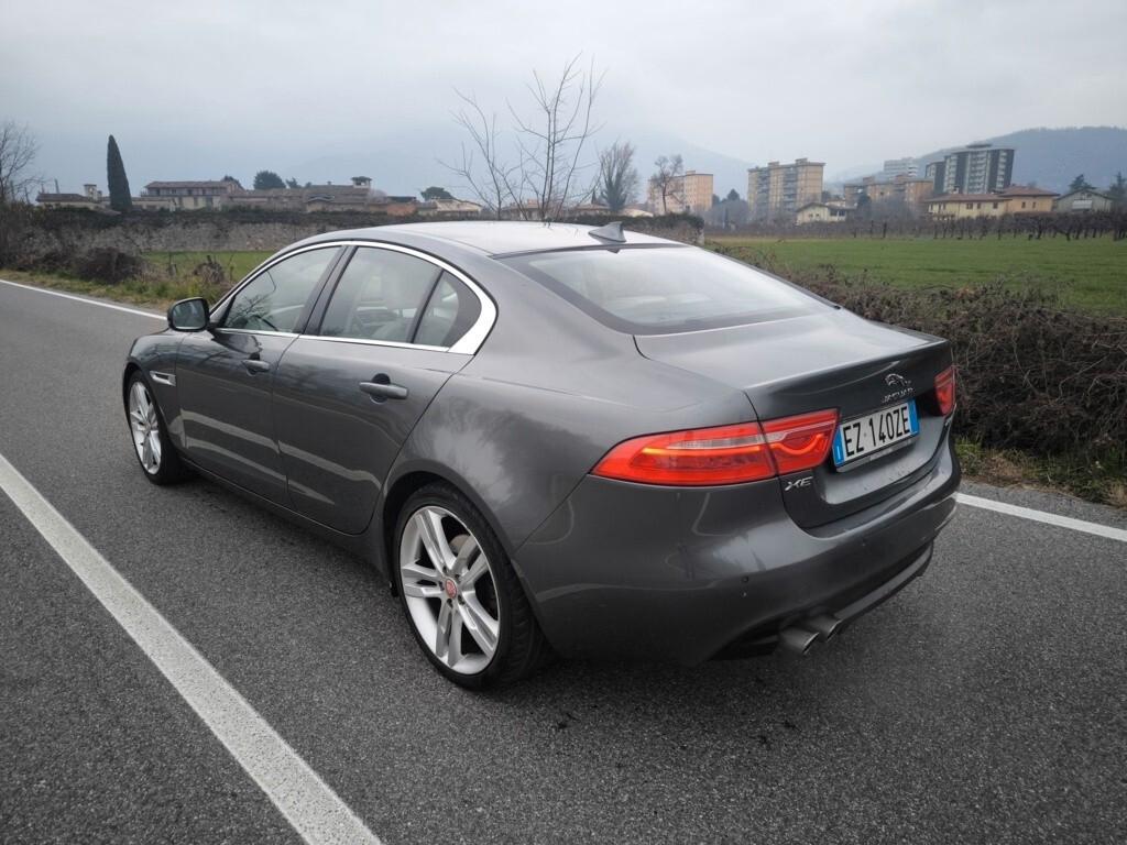 JAGUAR XE 2,0 180CV- AUTOMATICA-EURO 6- MOTORE NUOVO