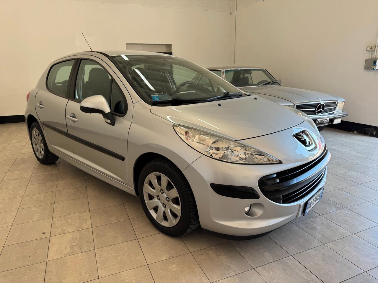 Peugeot 207 1.4 8V 75CV 5p. ONE Line OK NEOPATENTATI