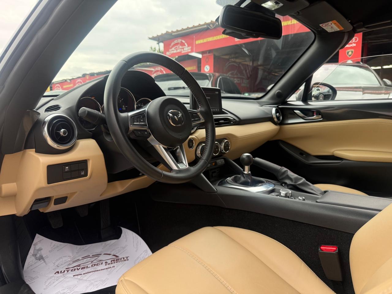 MX-5 1.5 SAKURA | CAPOTE BORDEAUX | PELLE BEIGE | BOSE | FULL LED | 17” | PRONTA CONSEGNA