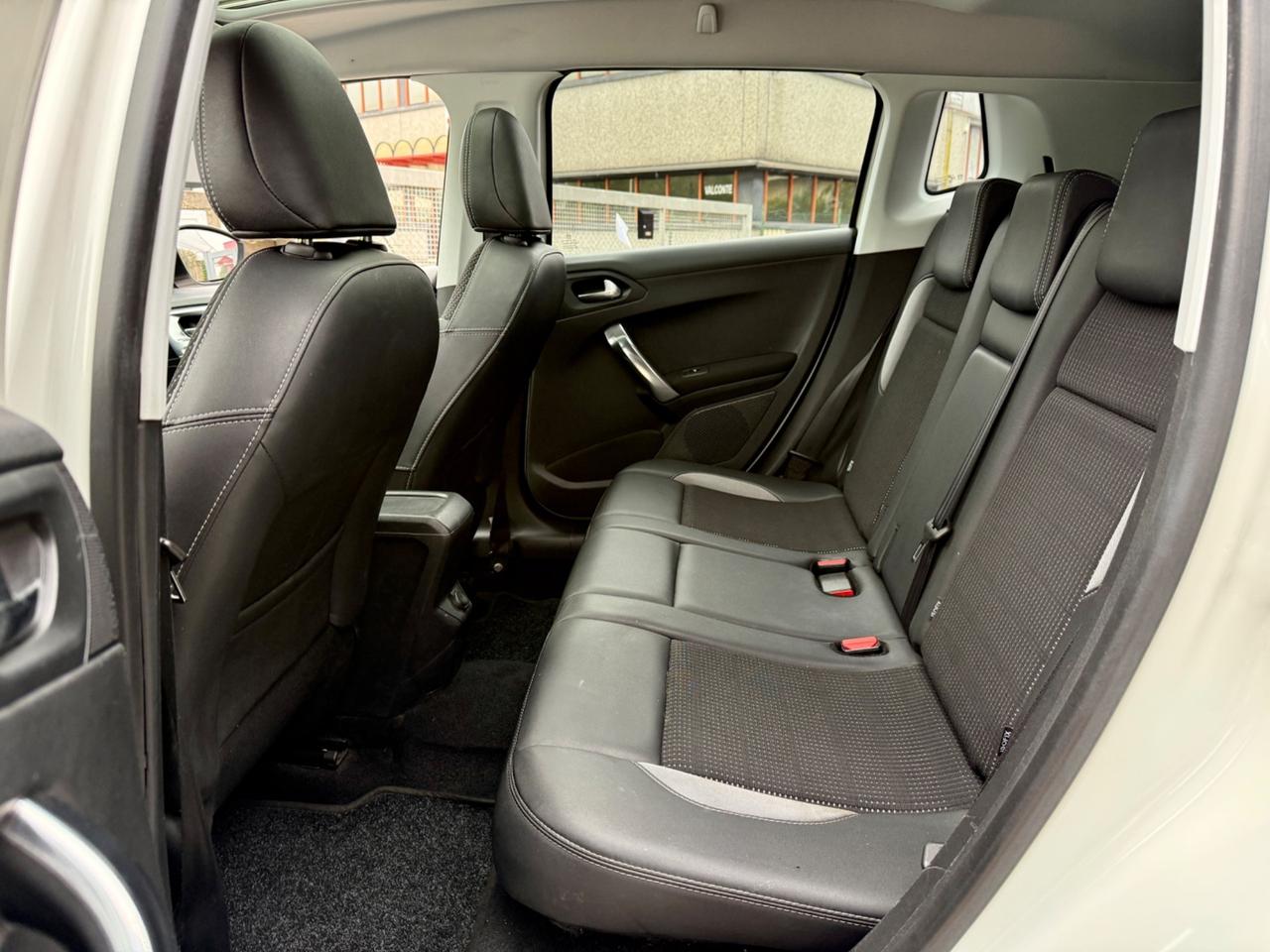 Peugeot 2008 1.6 e-HDi 115 CV Stop&Start Allure full