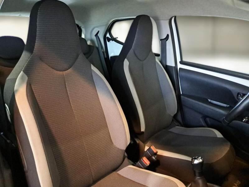 Toyota Aygo Connect 1.0 VVT-i 72 CV 5 porte x-cool
