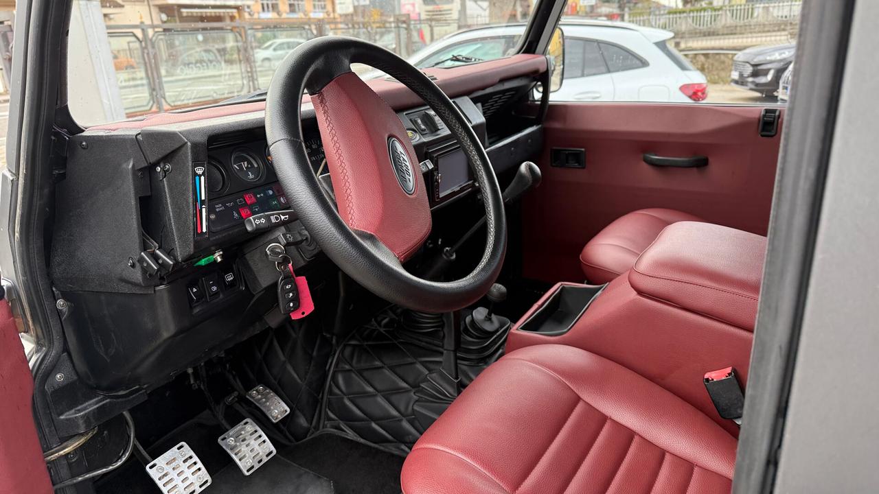Land Rover Defender KHAN GPL