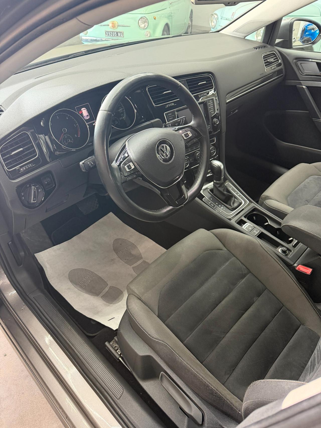 Volkswagen Golf Business 1.6 TDI DSG 5p. Highline BlueMotion Technology