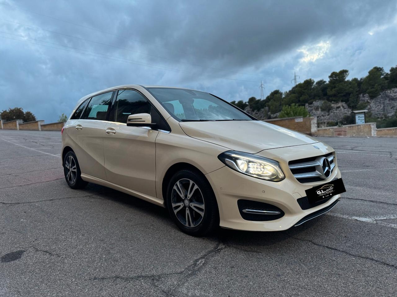 Mercedes B180 SPORT/1500 110CV/AUTOMATICA/FULL LED