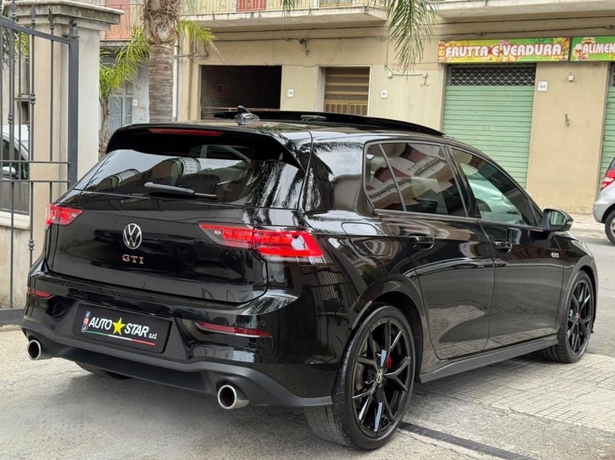 Volkswagen Golf 8.5 GTI 2.0 TSI 265CV