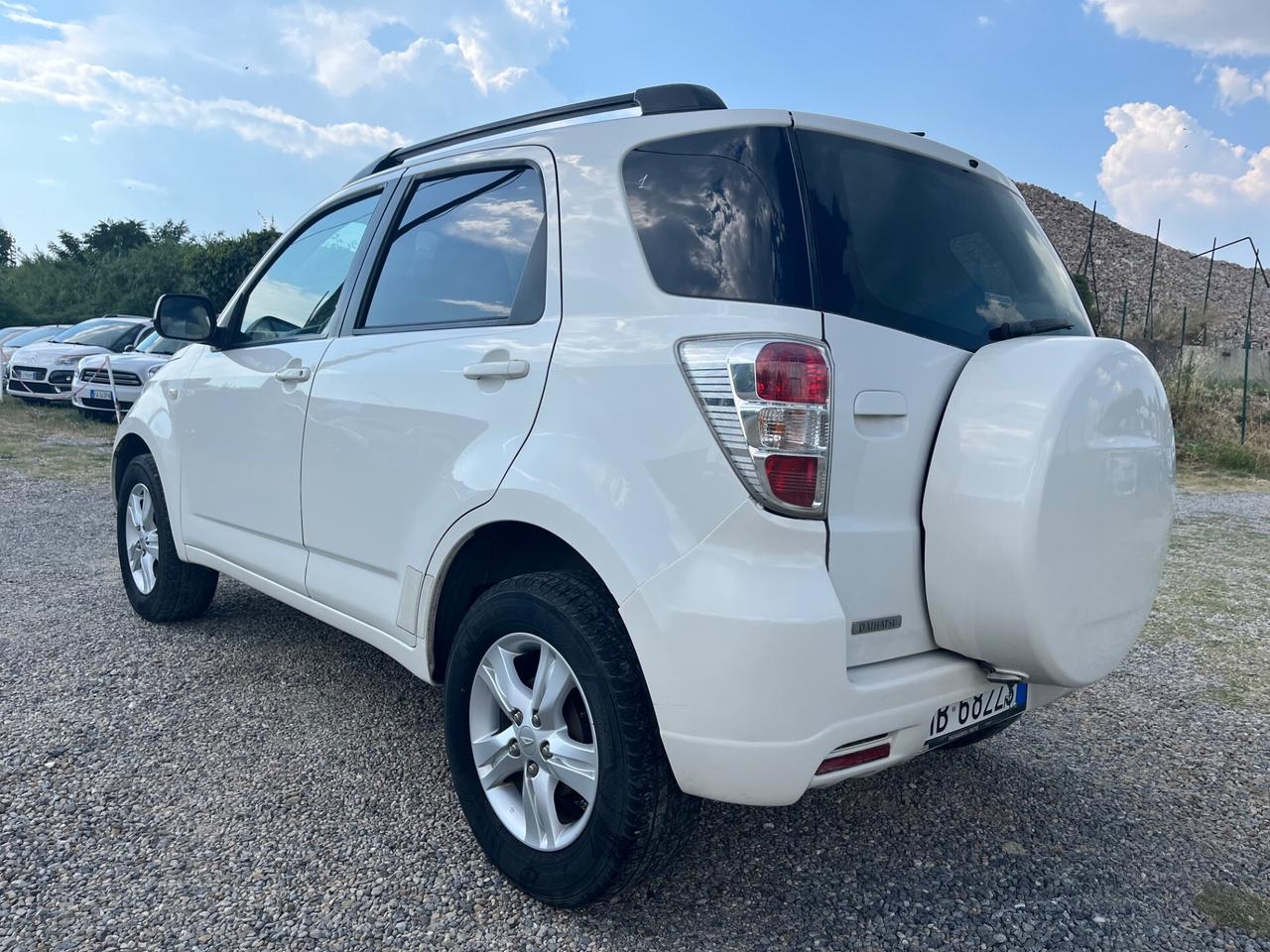Daihatsu Terios 1.5 2WD B Easy Five Think Pink