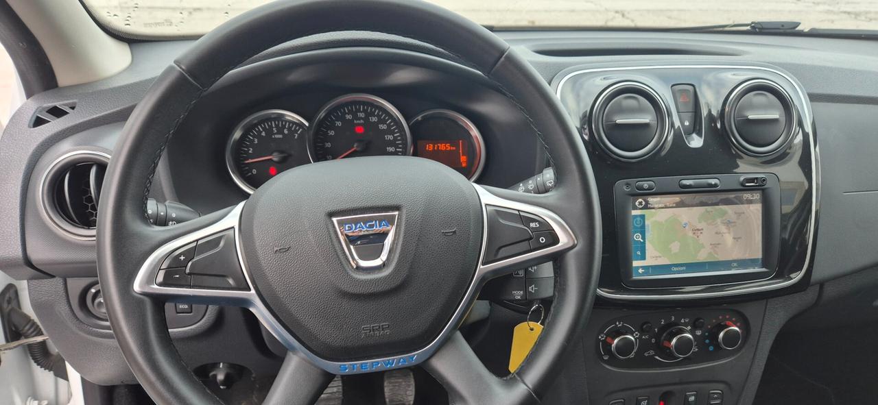 Dacia Sandero Stepway Turbo GPL 90 CV NEOPATENTATI