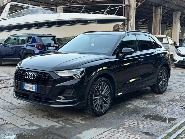 AUDI Q3 35 TFSI Business Advanced