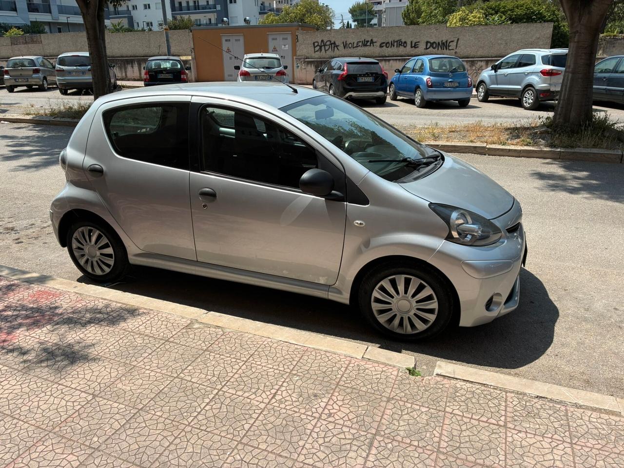 Toyota Aygo 1.0 5p Navi perfetta-2012