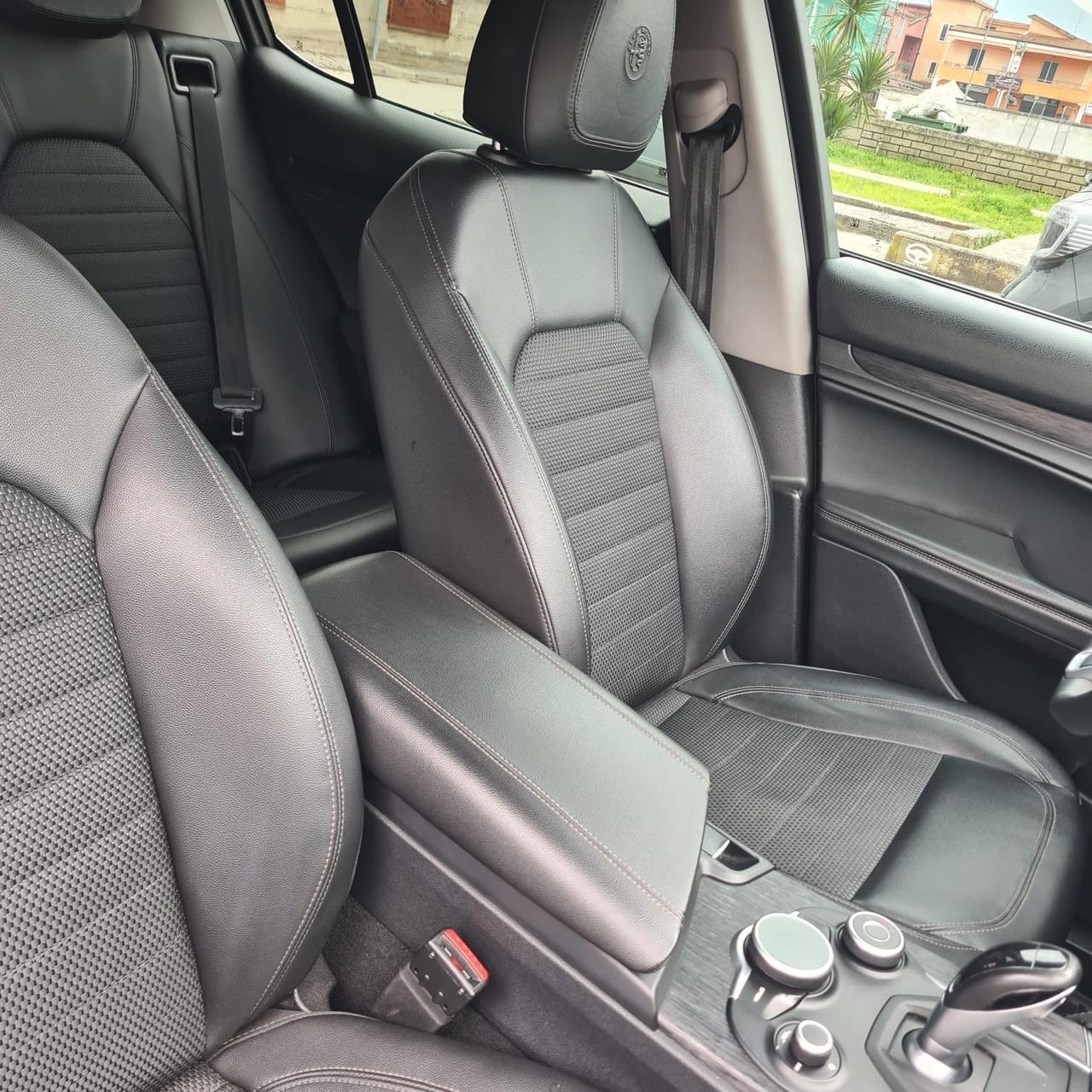 Alfa Romeo Stelvio 2.2 Turbodiesel 210 CV AT8 Q4 Executive