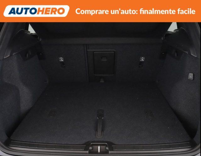 VOLVO XC40 B3 automatico Plus Dark N1