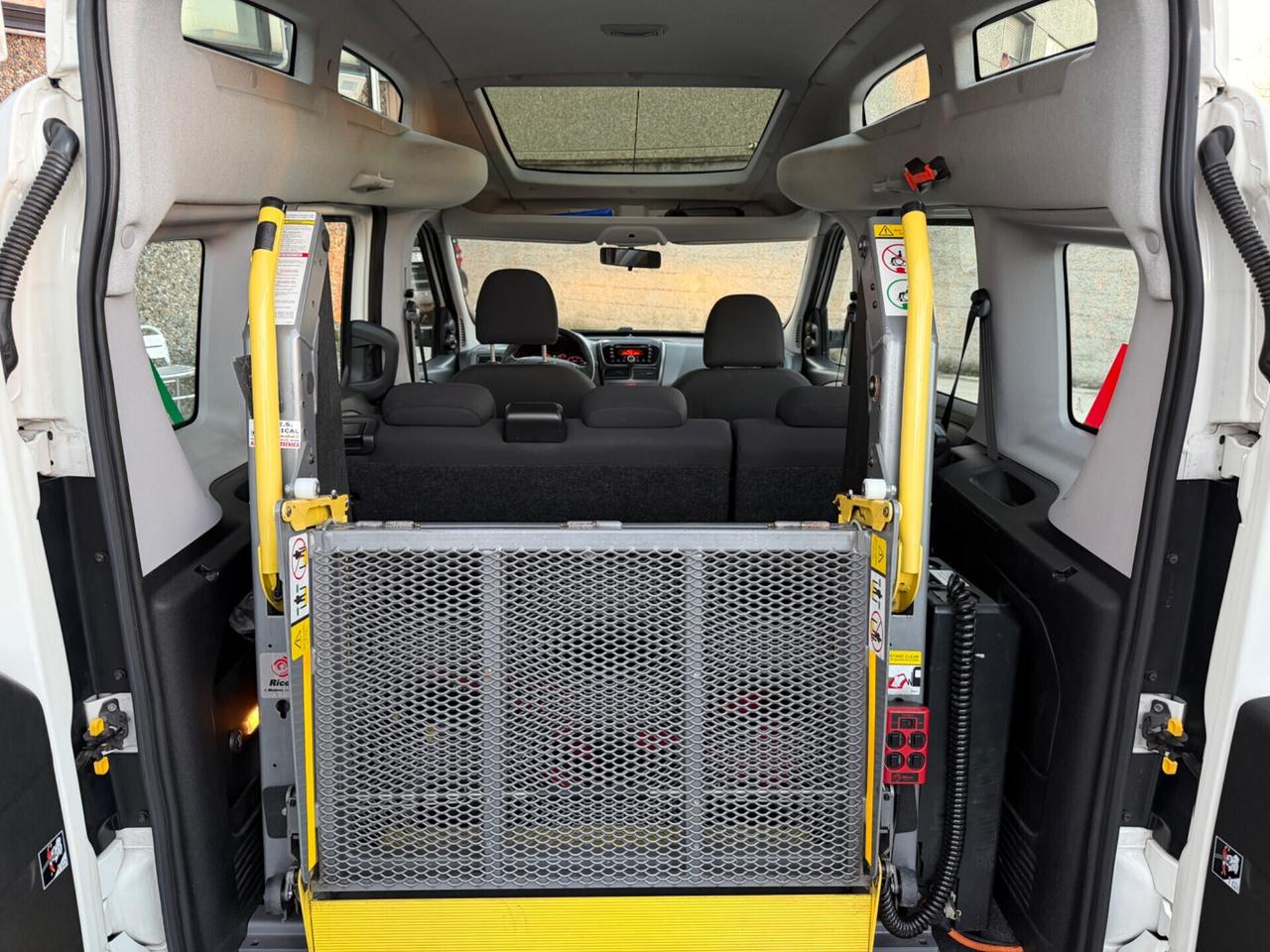OPEL COMBO 1.6CDTI TETTO ALTO PEDANA OMOLOGATA DISABILI