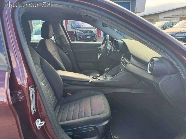 ALFA ROMEO Giulia 2.2 t Business 160cv AT8 - FV255SR