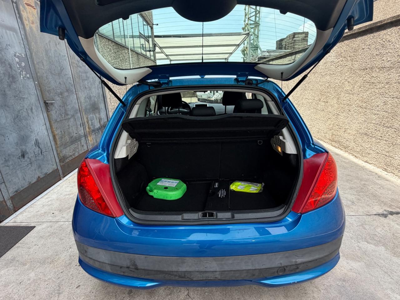 PEUGEOT 207 1.4 BENZINA 69CV EURO4 NEOPATENTATI
