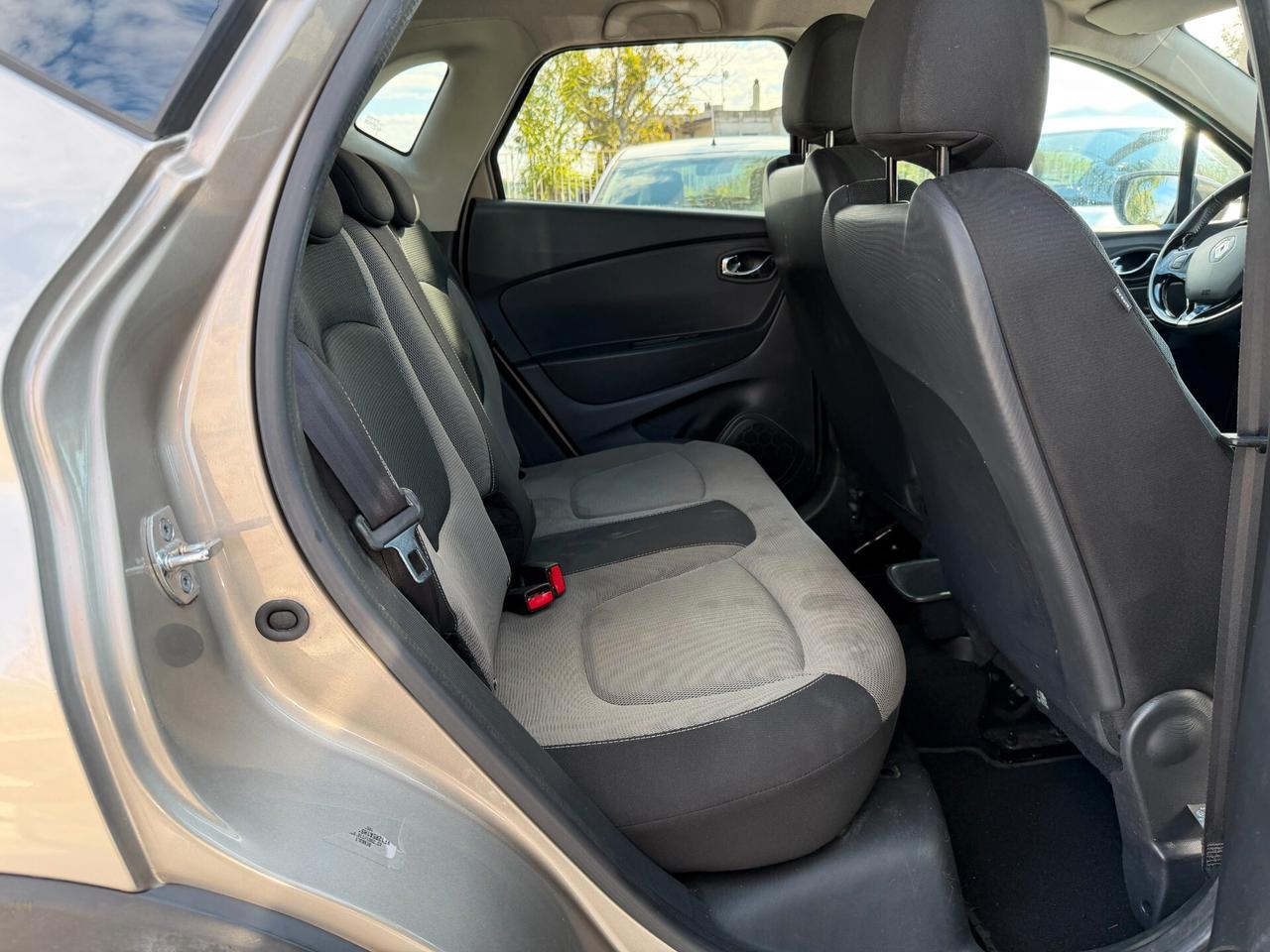 RENAULT CAPTUR 2014 900 BENZINA 90 CV *LEGGI