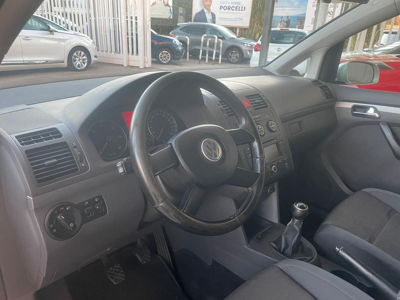 Volkswagen Touran 2.0 TDI Highline 7 POSTI
