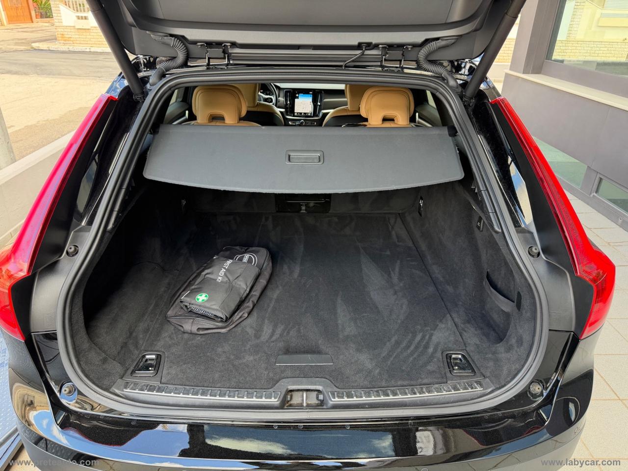 VOLVO V90 Cross Country D4 AWD Geartronic Pro