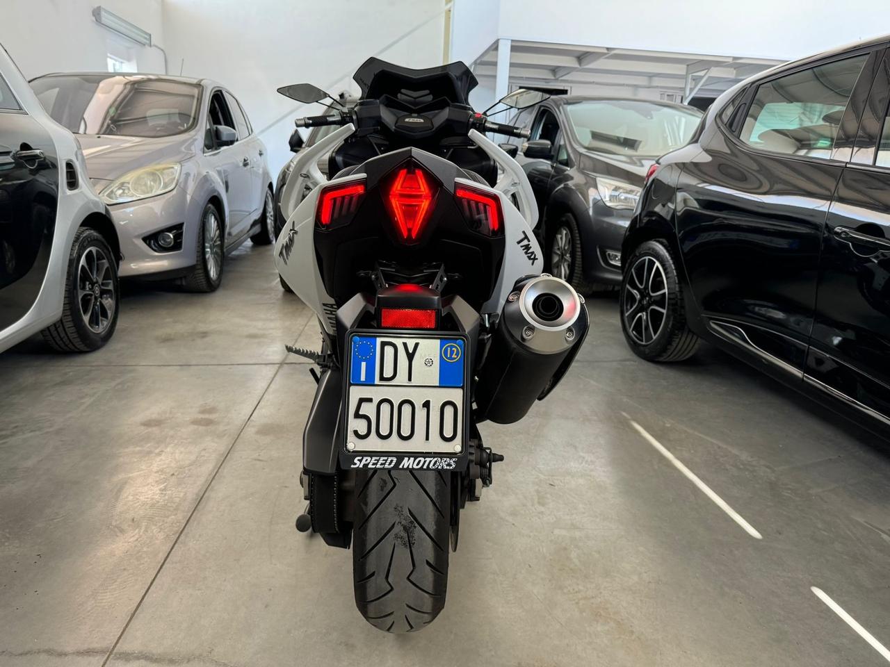 YAMAHA TMAX 530