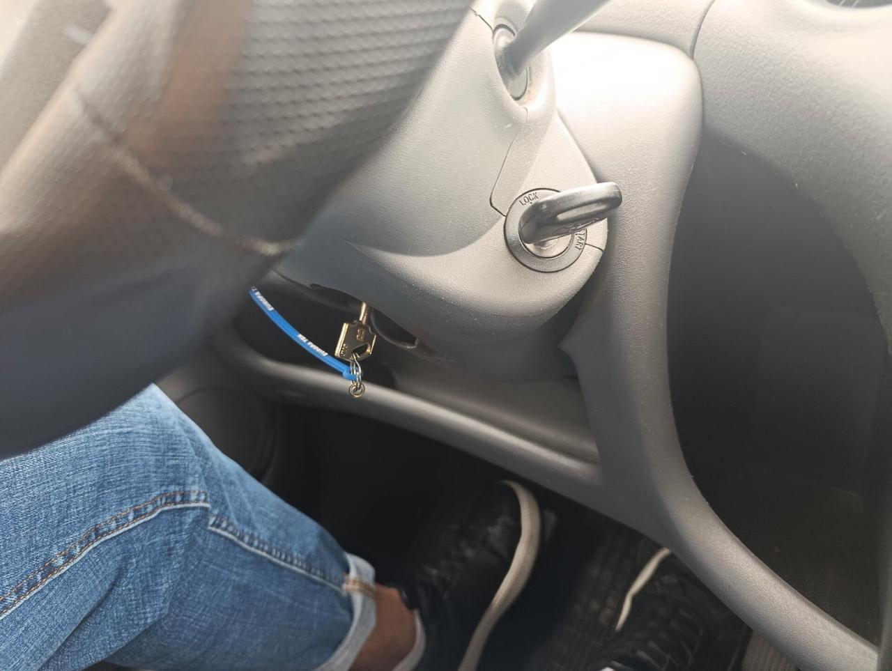 Toyota Yaris 1.0i 16V cat 5 porte Sol '03