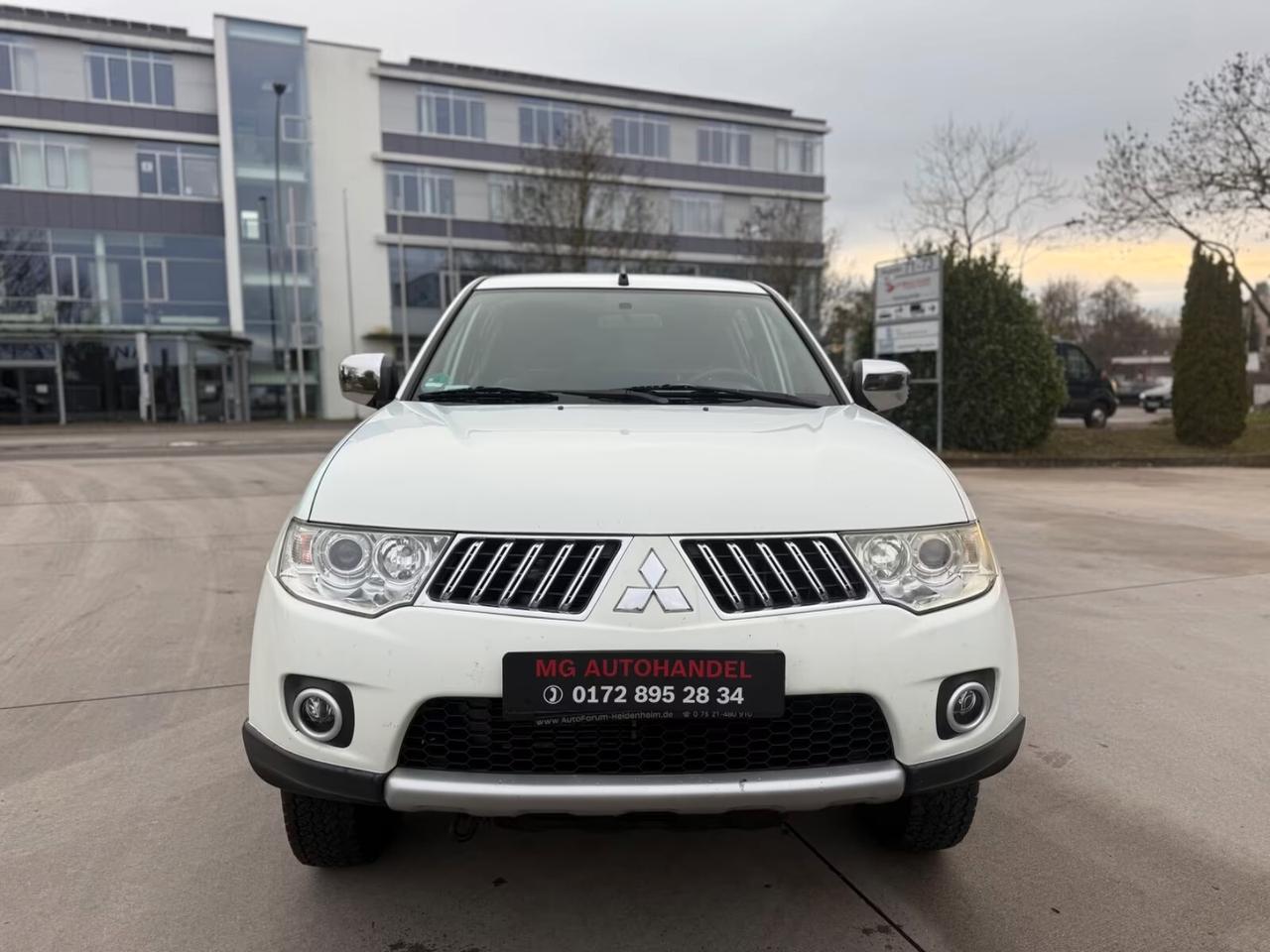 Mitsubishi L200 DC Invite 4WD aria condizionata