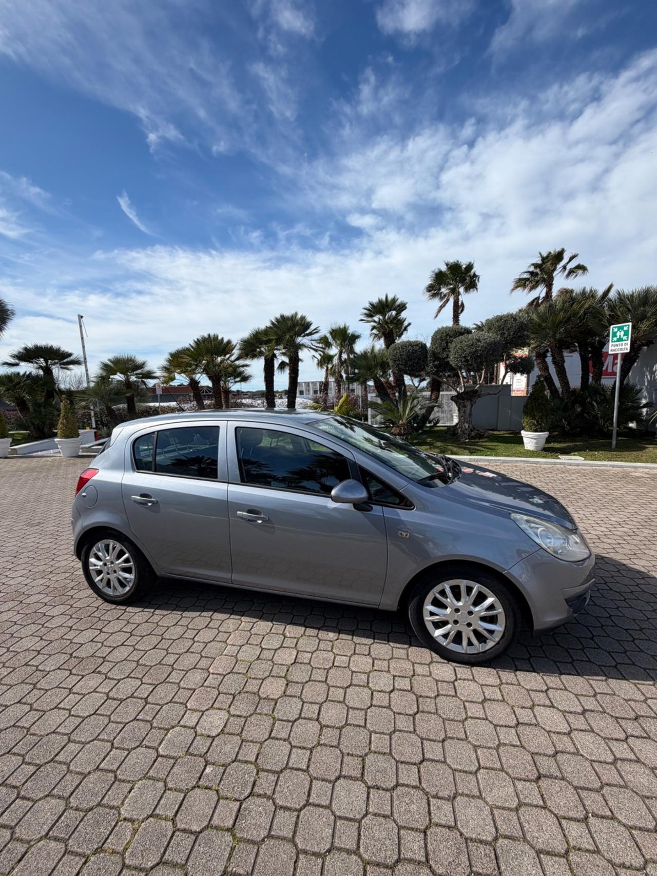 Opel Corsa 1.2 5 porte Easytronic Cosmo