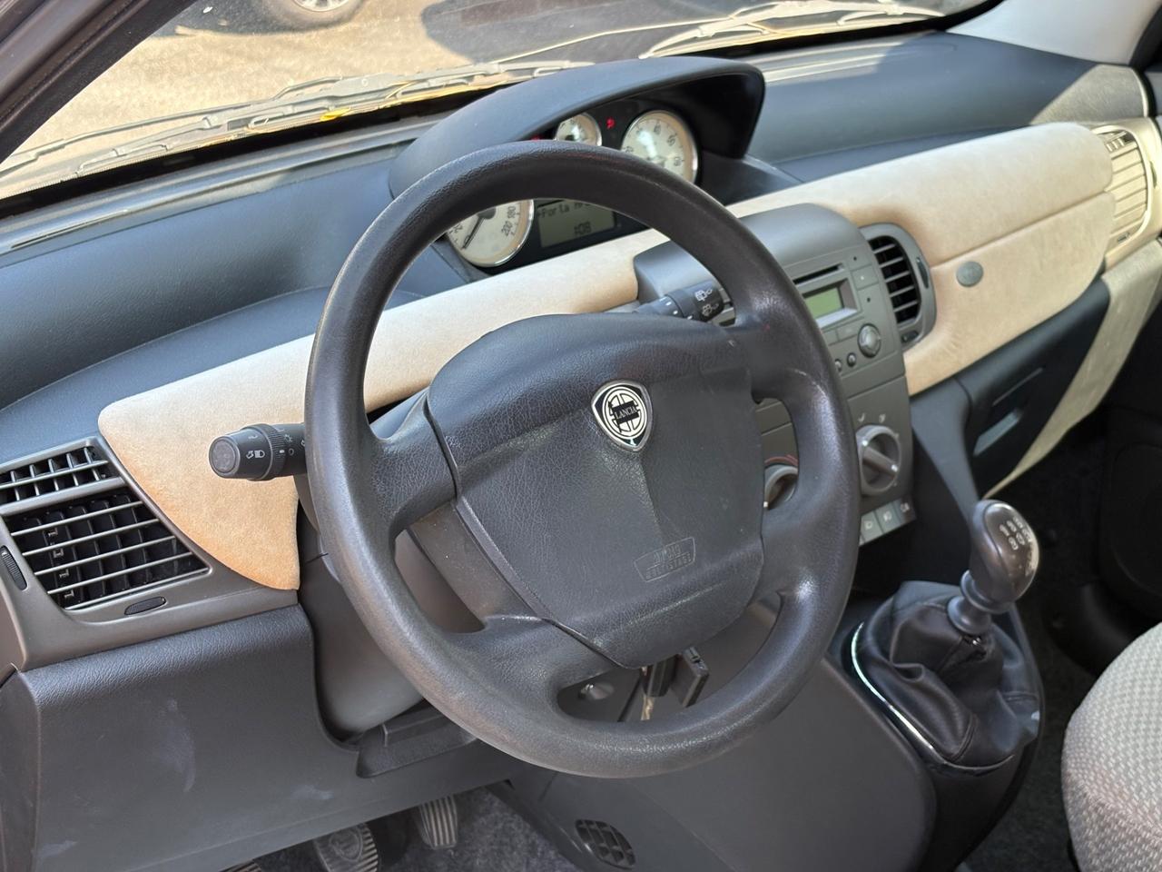Lancia Ypsilon 1.2 Oro Bianco