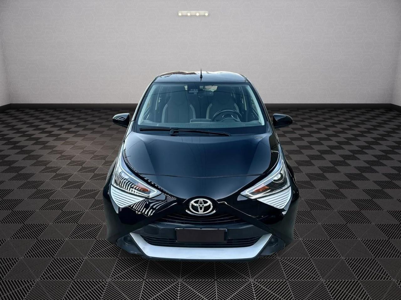 Toyota Aygo Connect 1.0 VVT-i 72 CV 5 porte x-play MMT