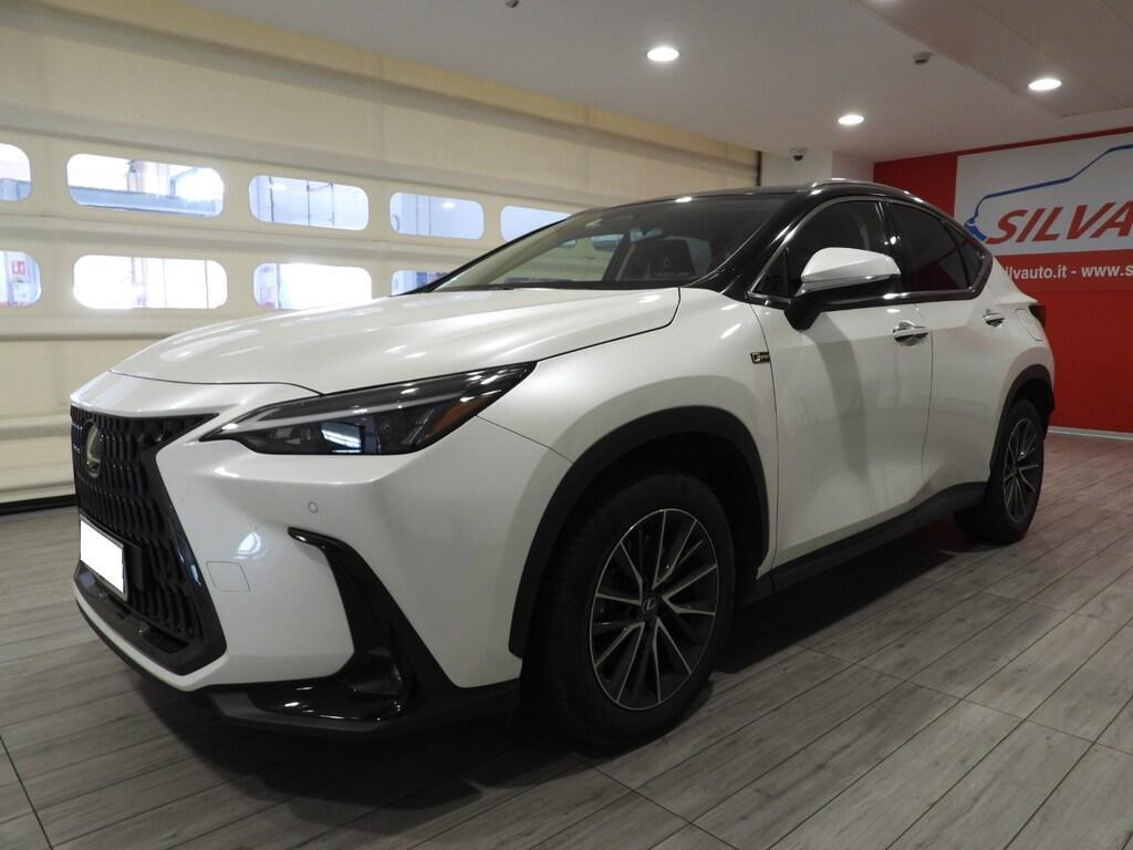 Lexus NX 2.5 Plug-in Premium 4WD e-CVT