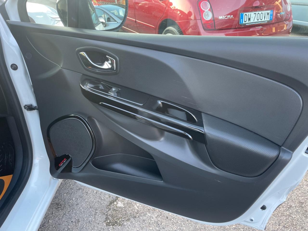 RENAULT CLIO 1.5 DIESEL 75 (CV) 2013