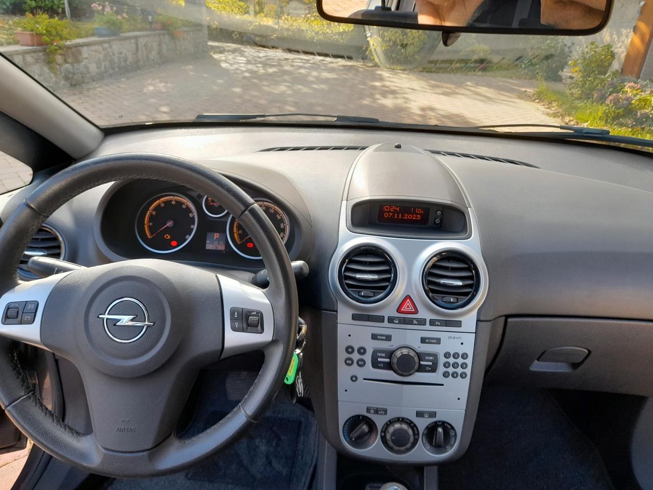 Opel Corsa 1.4 16V 5 p Cambio auto.GUASTO AL CAMBIO SOLO PER COMMERCIANTI