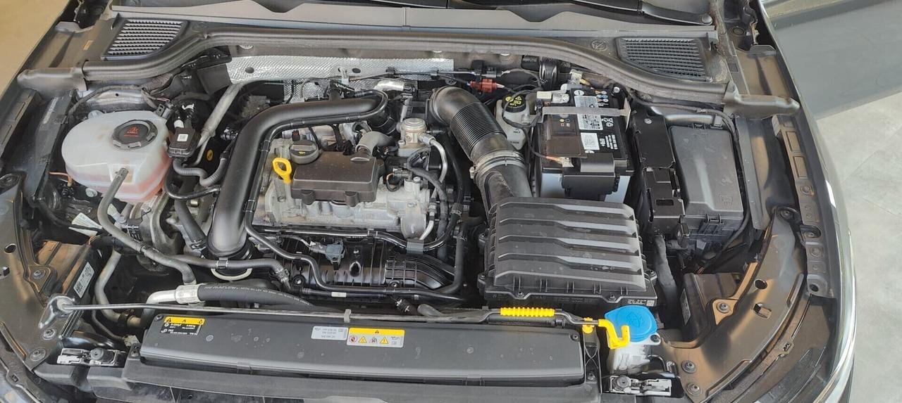 Volkswagen Golf 1.0 eTSI EVO DSG Life