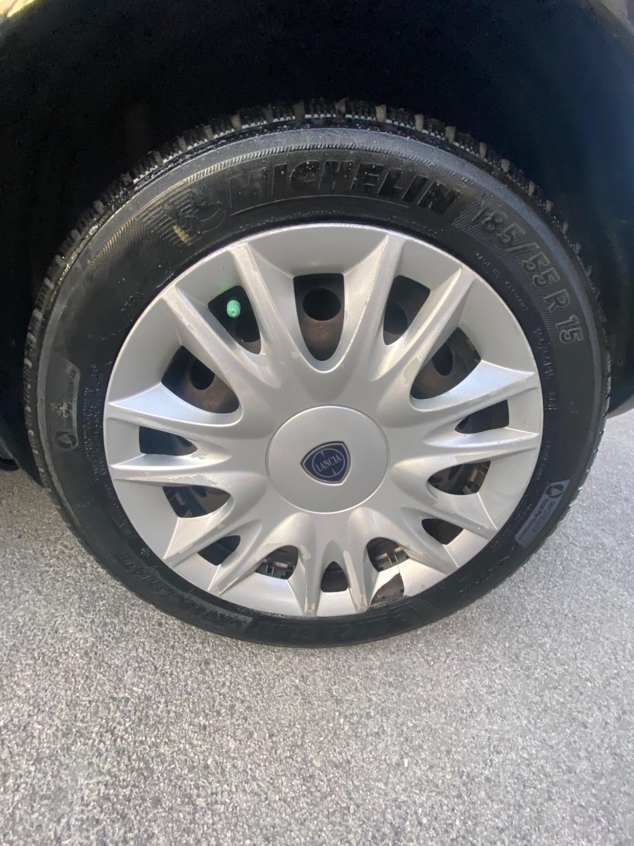 Lancia Ypsilon 1.2 69 CV 5 porte S&S Platinum