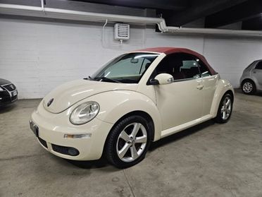 VOLKSWAGEN New Beetle 1.6 Cabrio Lim. Red Edt.